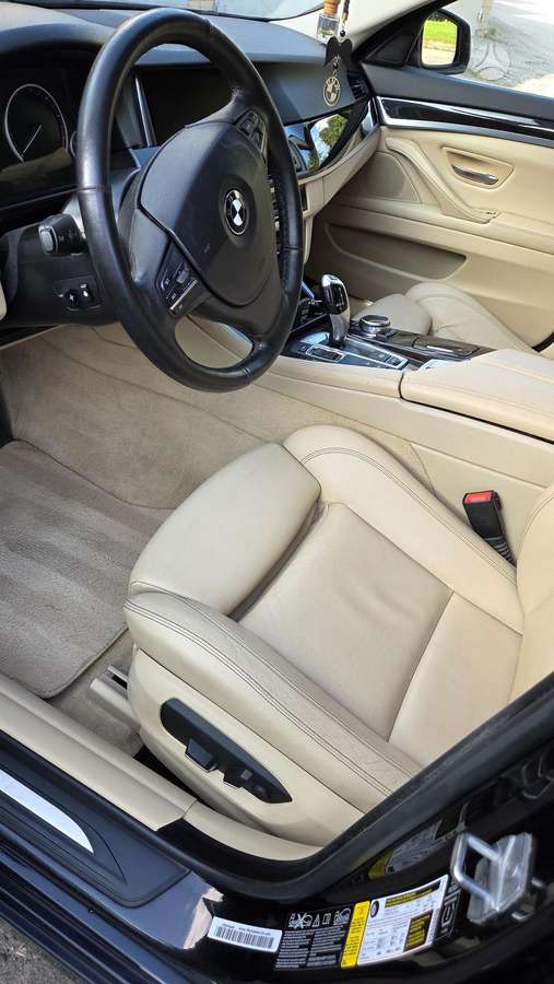 BMW 528, 2.0 l., saloon / sedan