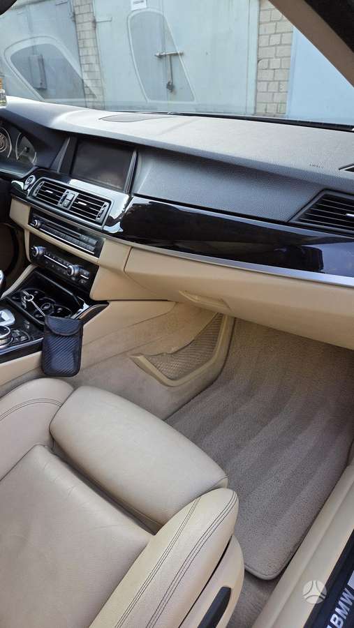 BMW 528, 2.0 l., saloon / sedan