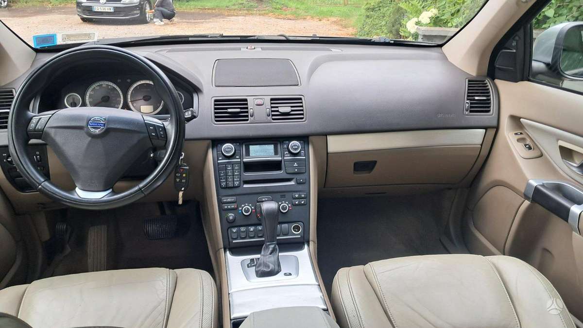 Volvo XC90 - 11