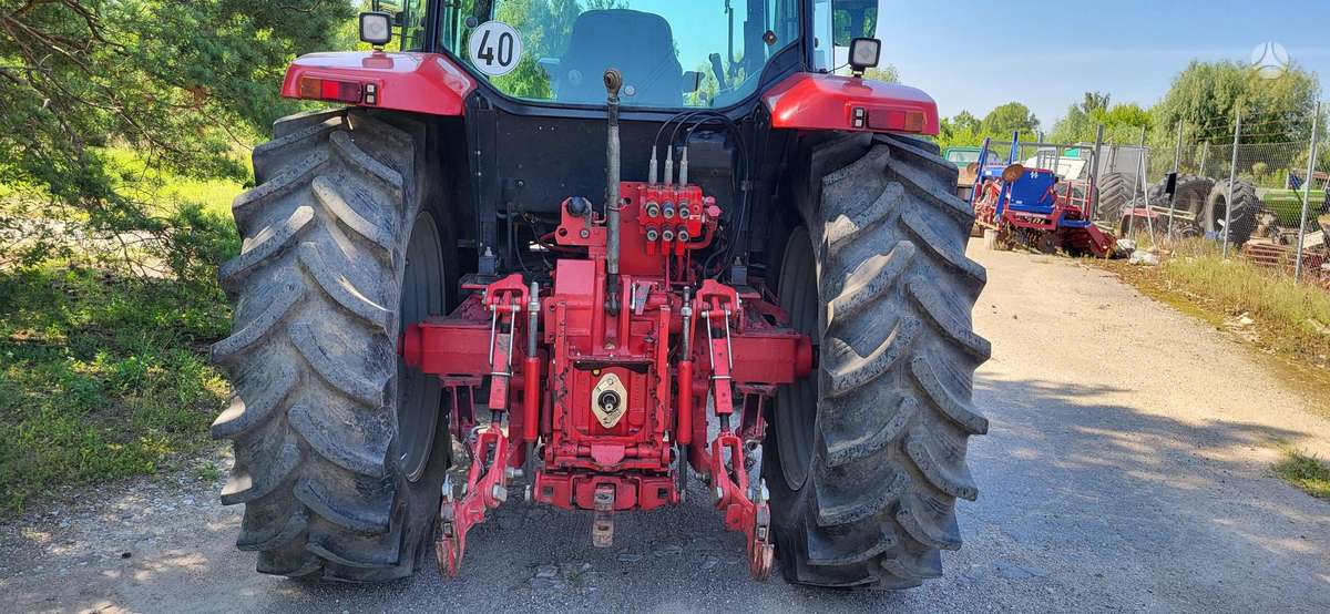 Case-IH MX 135, traktoriai