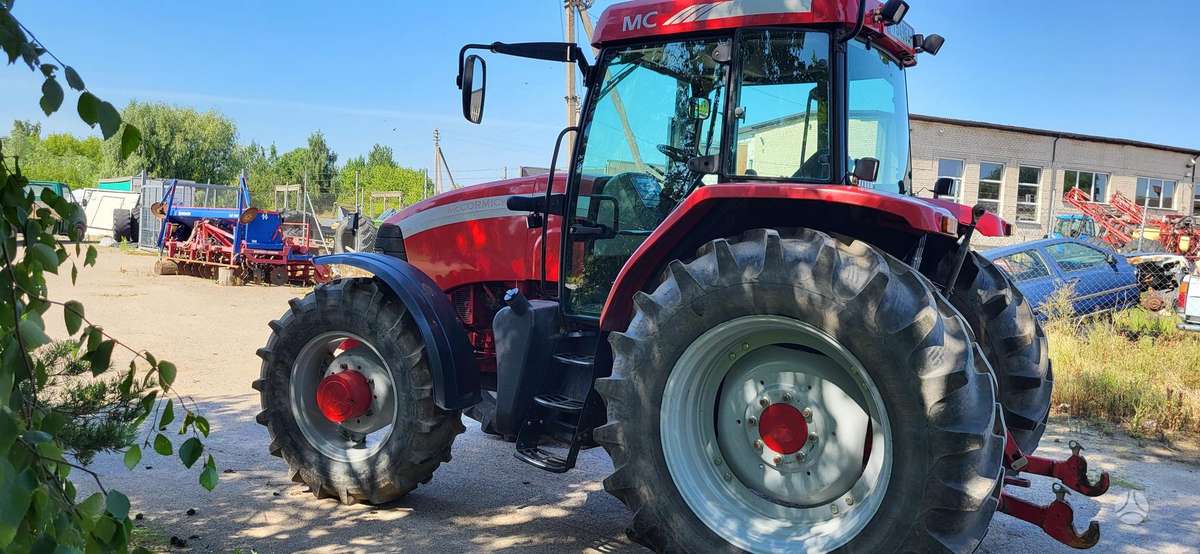 Case-IH MX 135, tractors