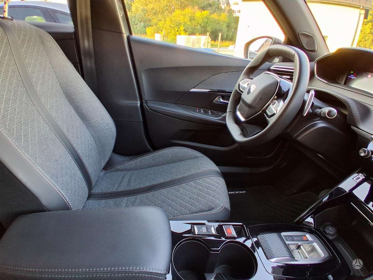 Peugeot 2008 - 11