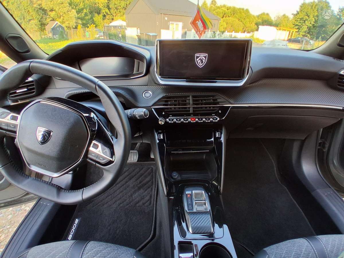 Peugeot 2008 - 12