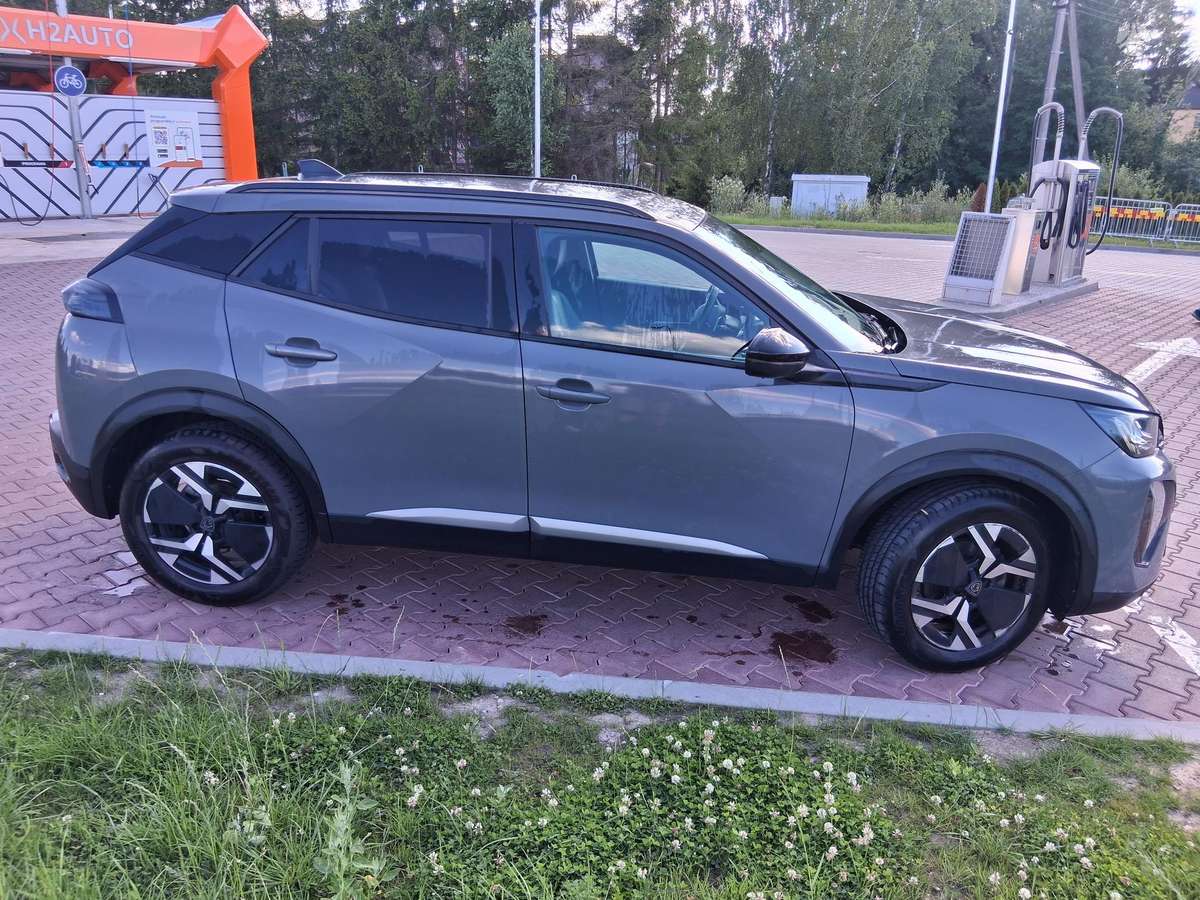 Peugeot 2008 - 8