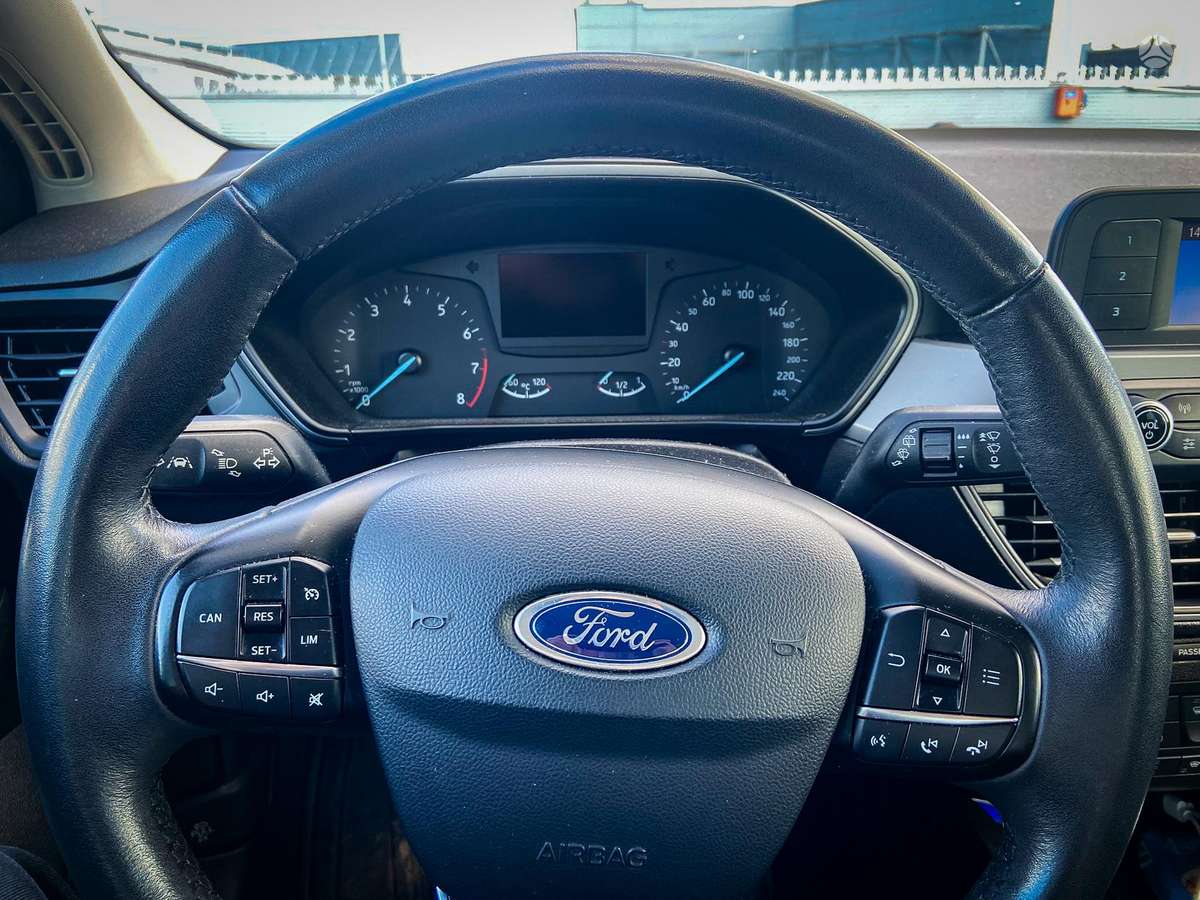 Ford Focus, 1.0 l., Хэтчбек