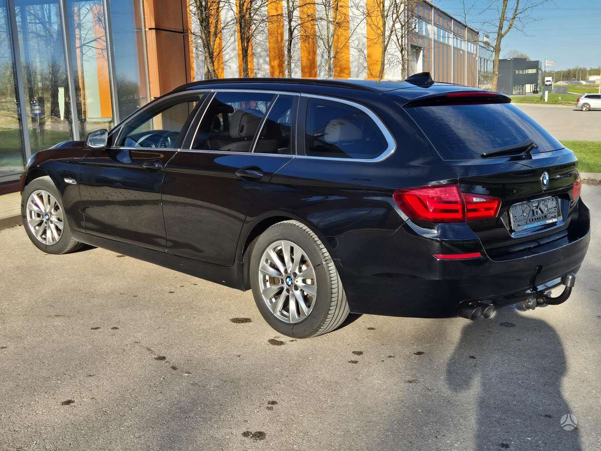 BMW 520, universalas