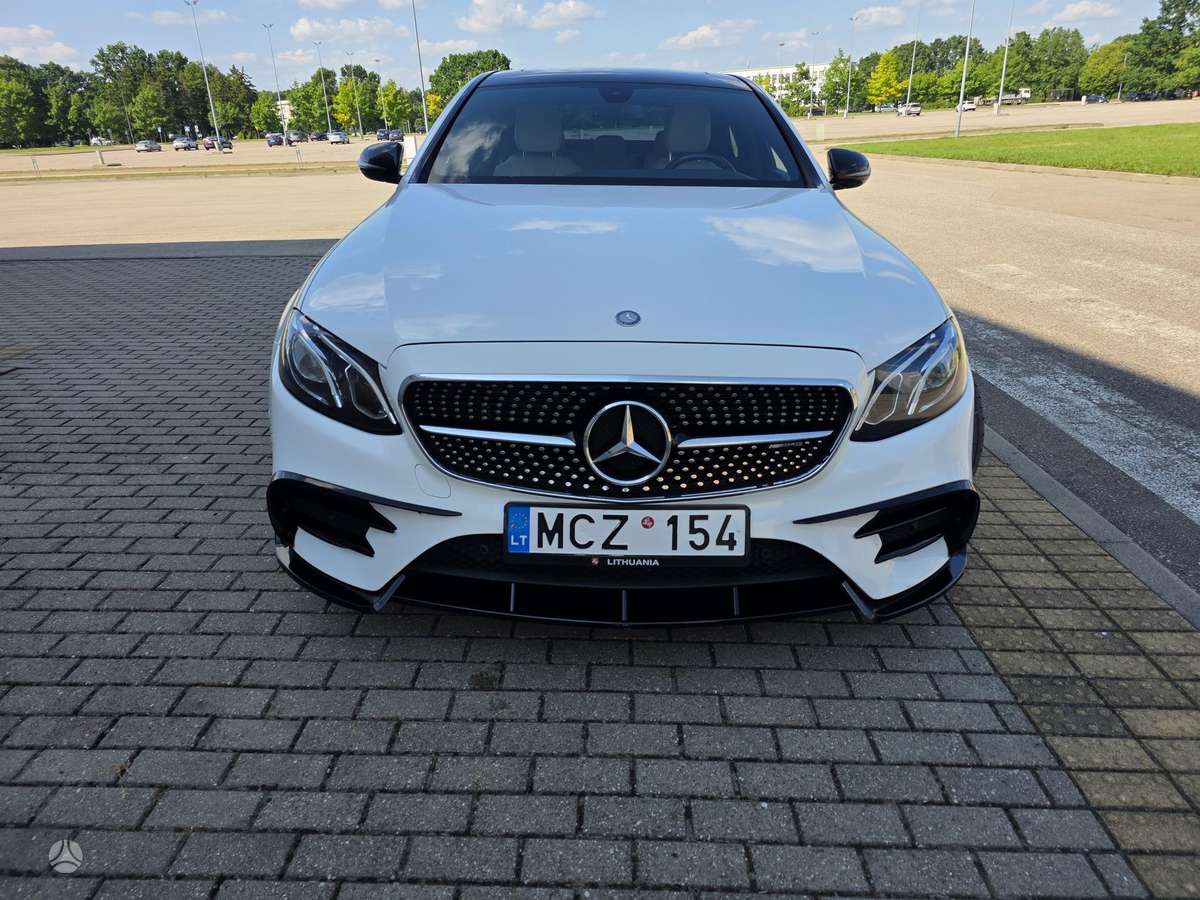 Mercedes-Benz E300, 2.0 l., Седан