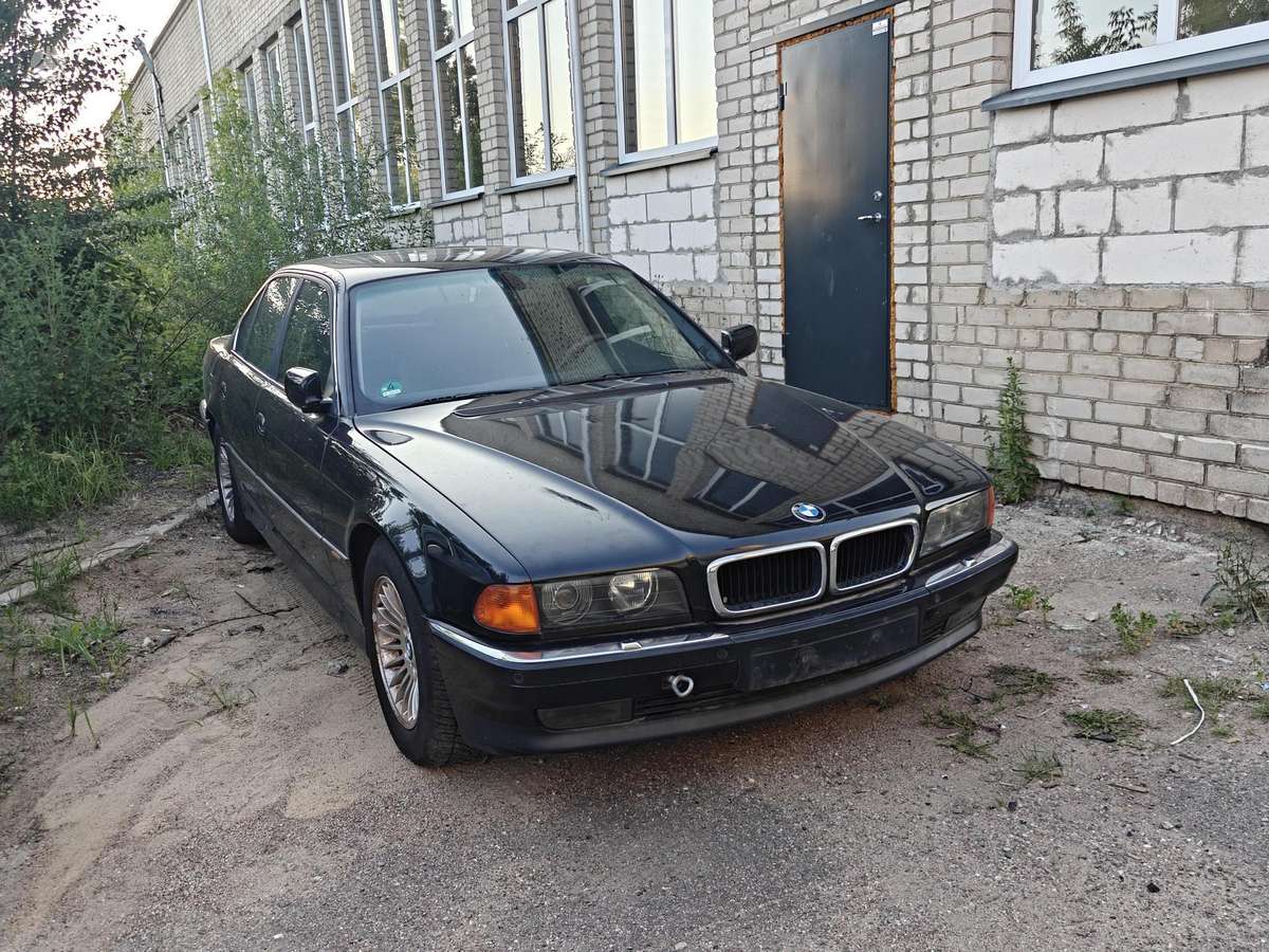BMW 740, 4.0 l., Седан