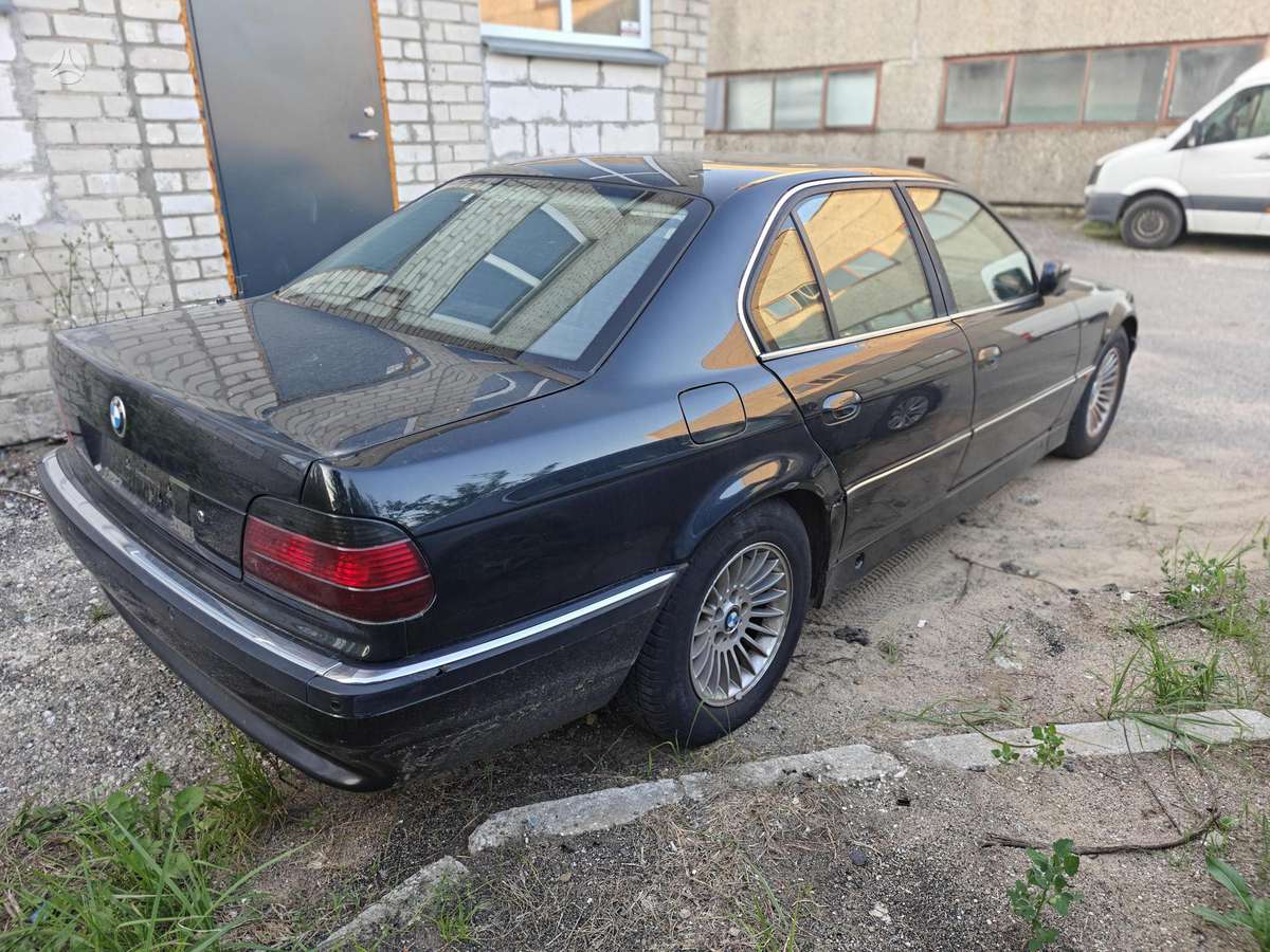 BMW 740, 4.0 l., Седан