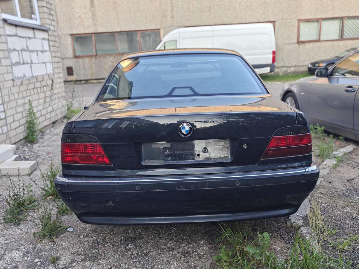 BMW 740, 4.0 l., Седан
