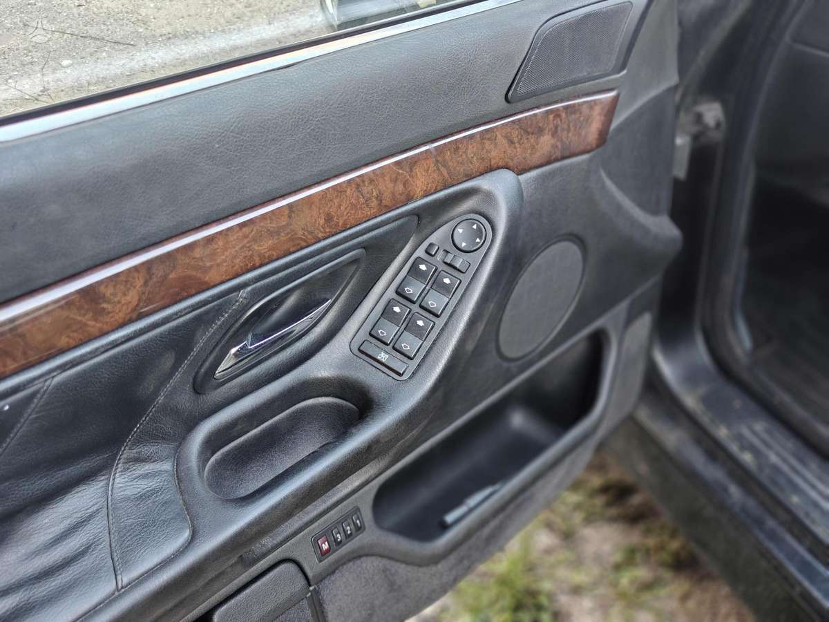 BMW 740, 4.0 l., Седан