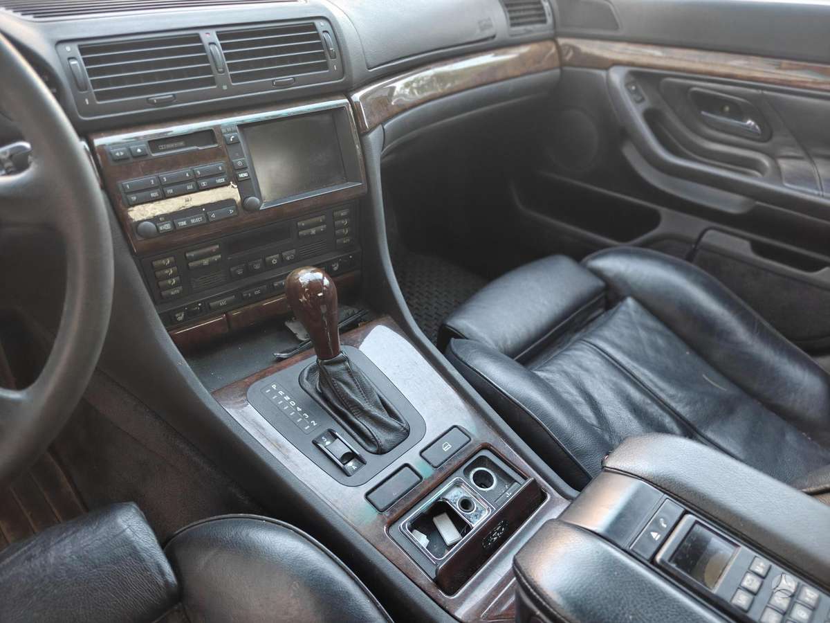 BMW 740, 4.0 l., Седан