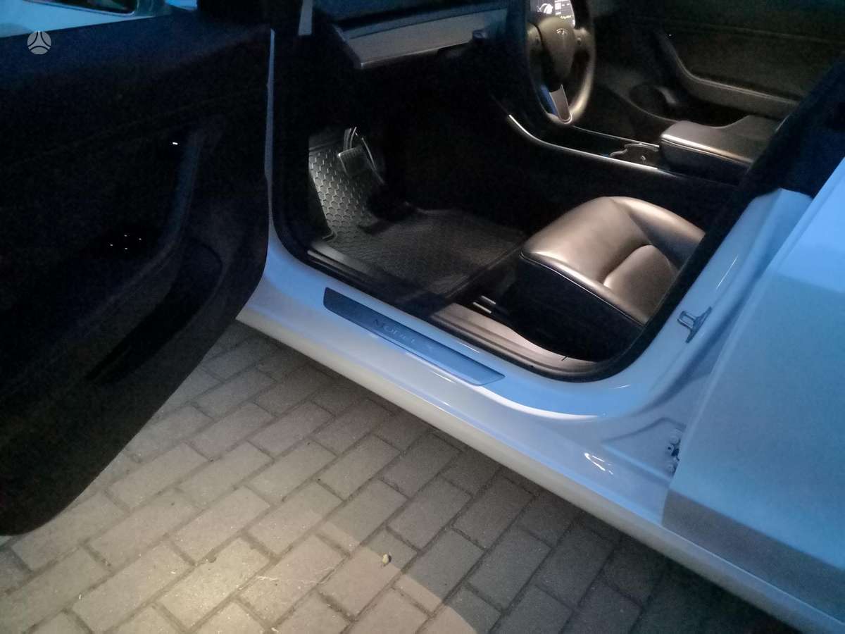 Tesla Model 3, 82 кВт·ч, Седан