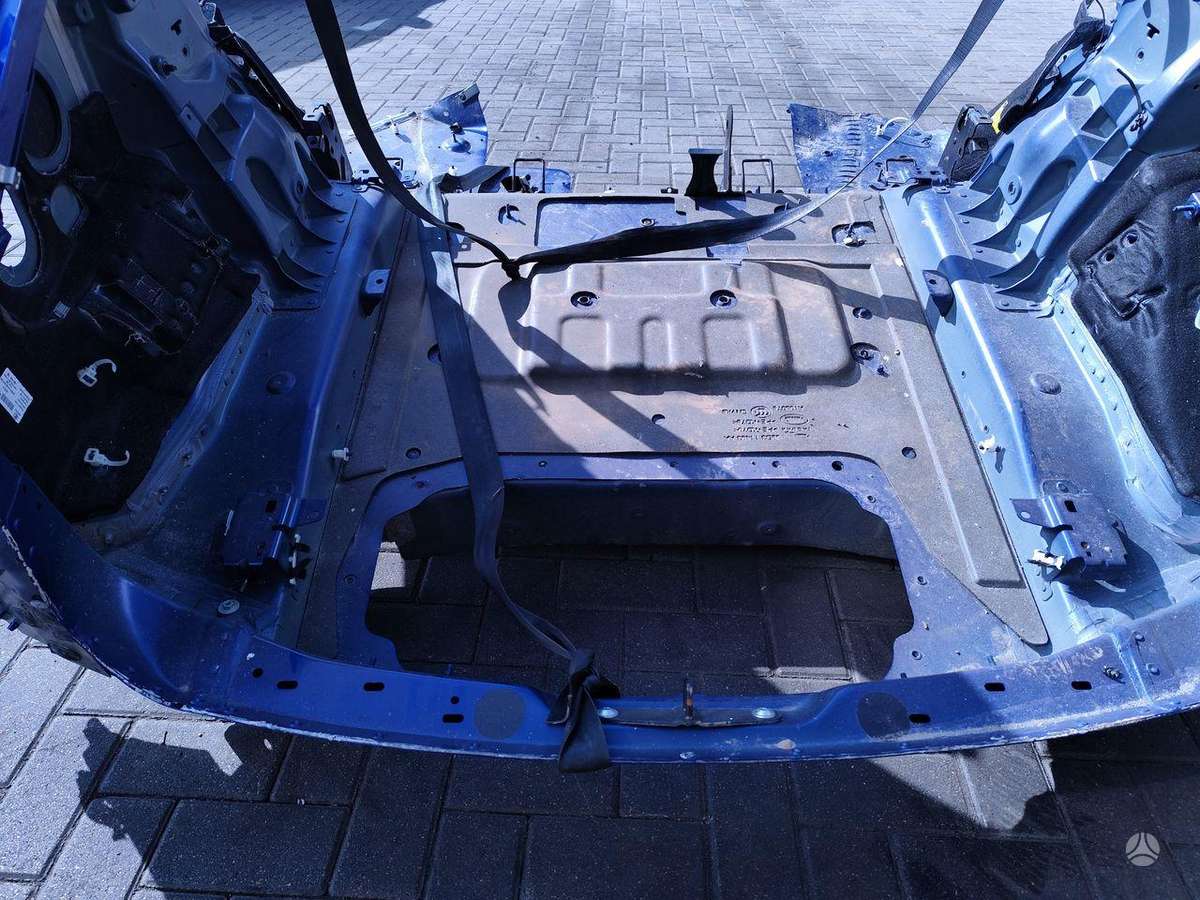 Jaguar I-Pace hood (front, rear)