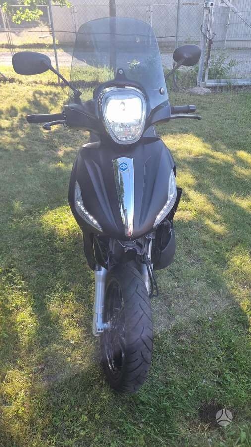 Piaggio Beverly 330cc, мотороллеры / мопеды