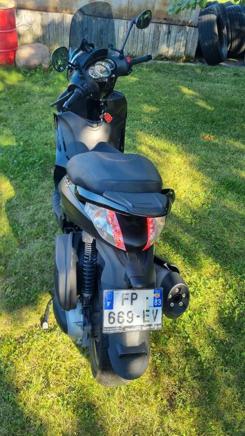 Piaggio Beverly 330cc, мотороллеры / мопеды