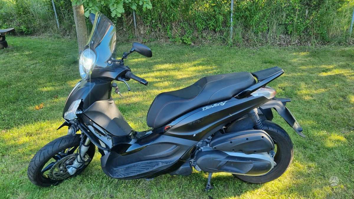 Piaggio Beverly 330cc, scooters / mopeds
