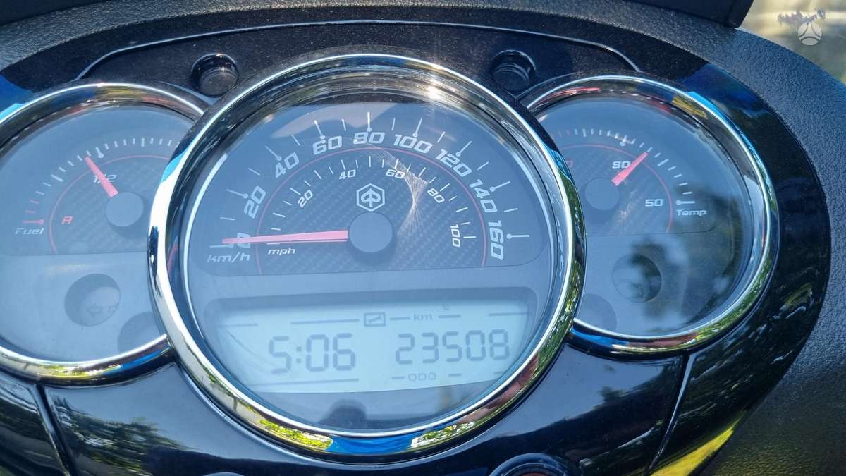 Piaggio Beverly 330cc, scooters / mopeds