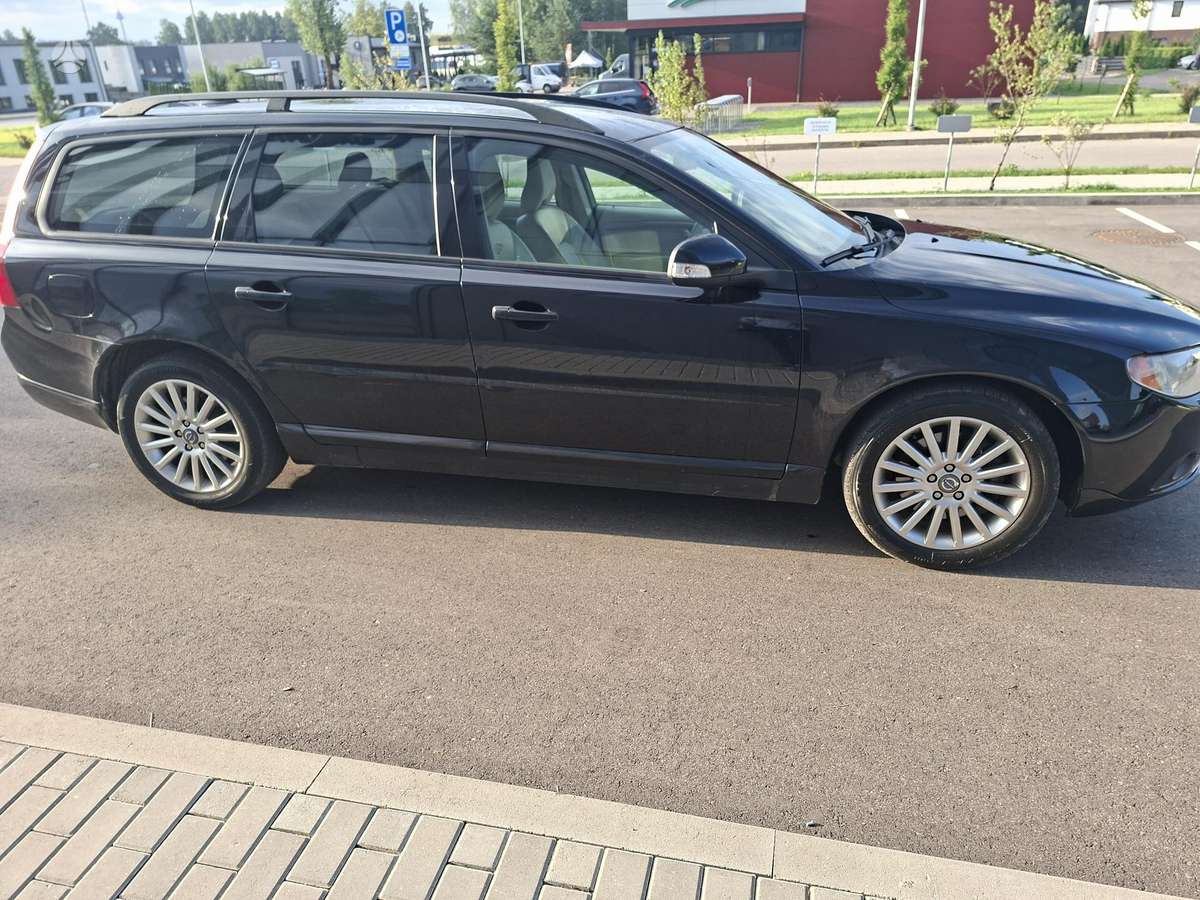 Volvo V70, 2.4 l., wagon