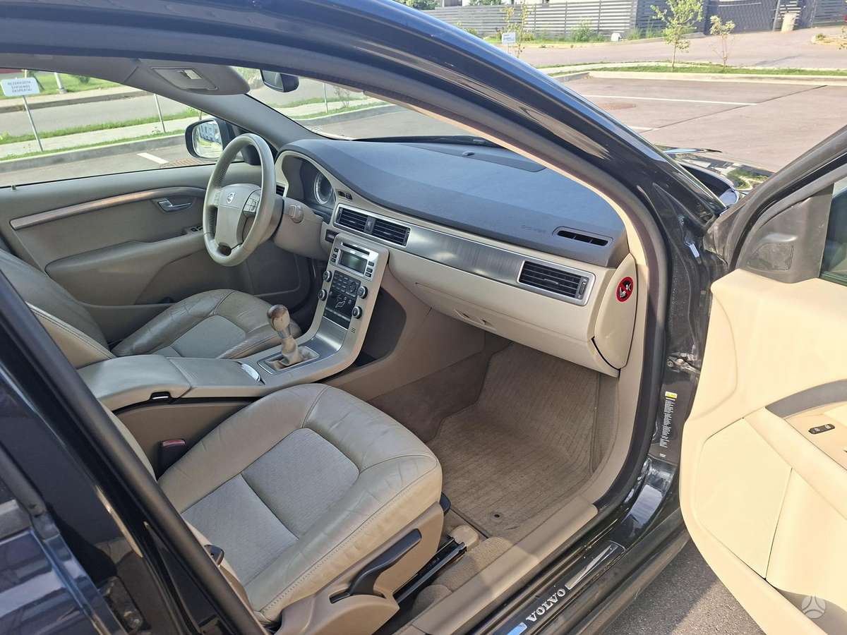Volvo V70, 2.4 l., wagon