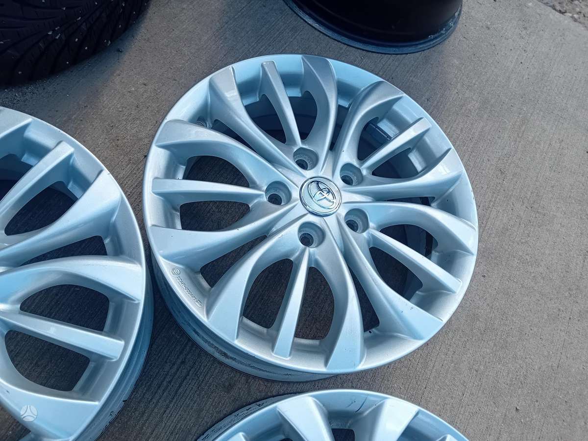 Toyota, lengvojo lydinio, R16