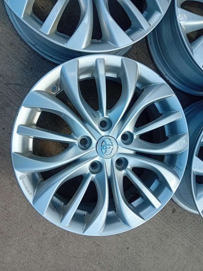 Toyota, lengvojo lydinio, R16