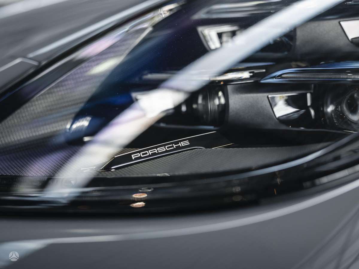 Porsche Panamera - 12