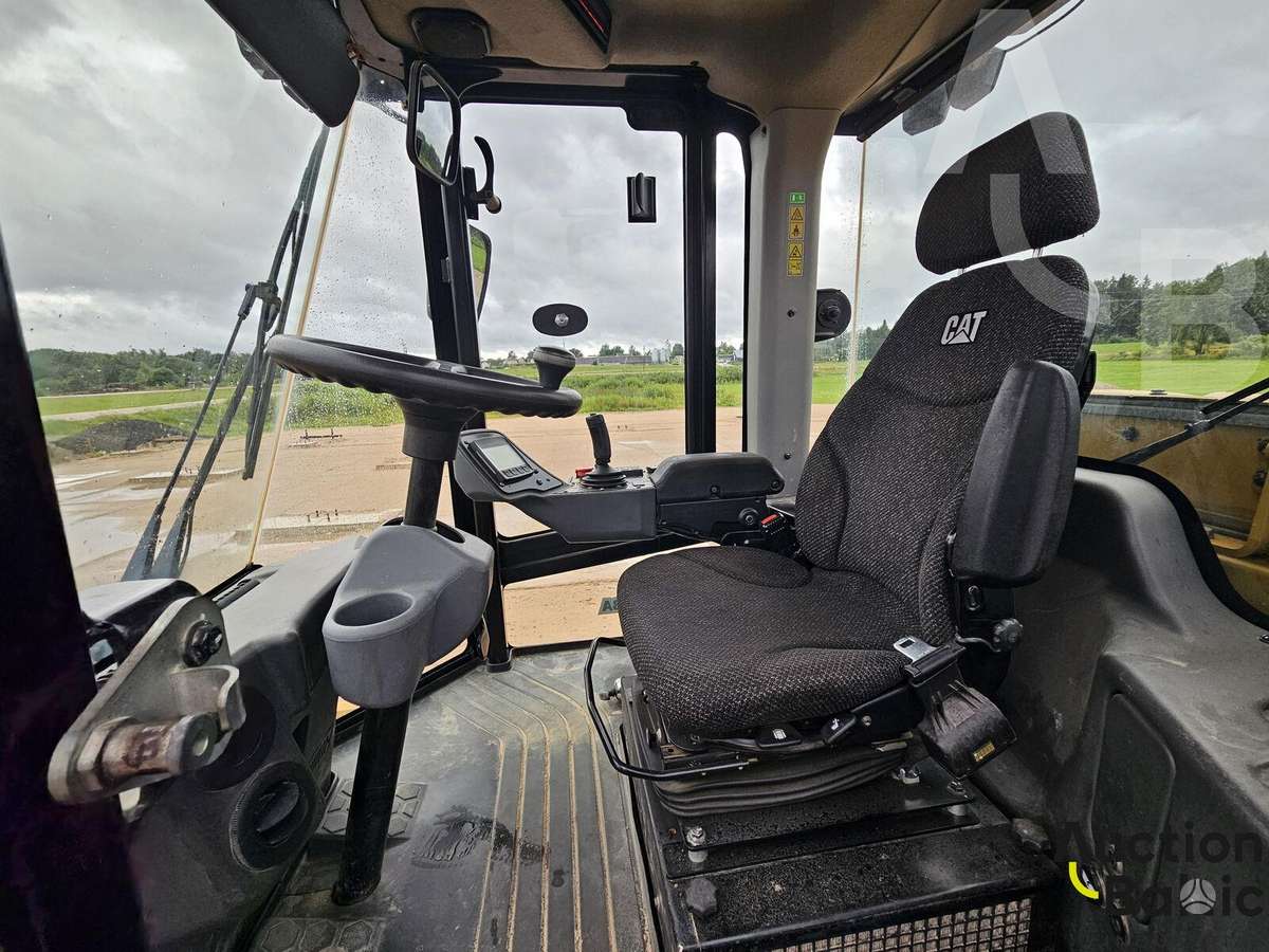 Caterpillar CS 64 B, vibrator / compactor