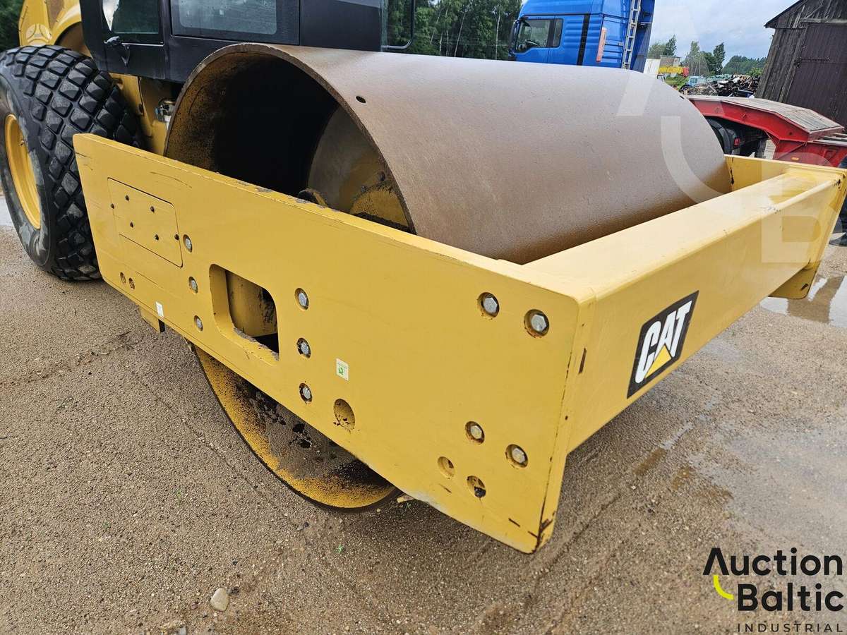 Caterpillar CS 64 B, vibrator / compactor