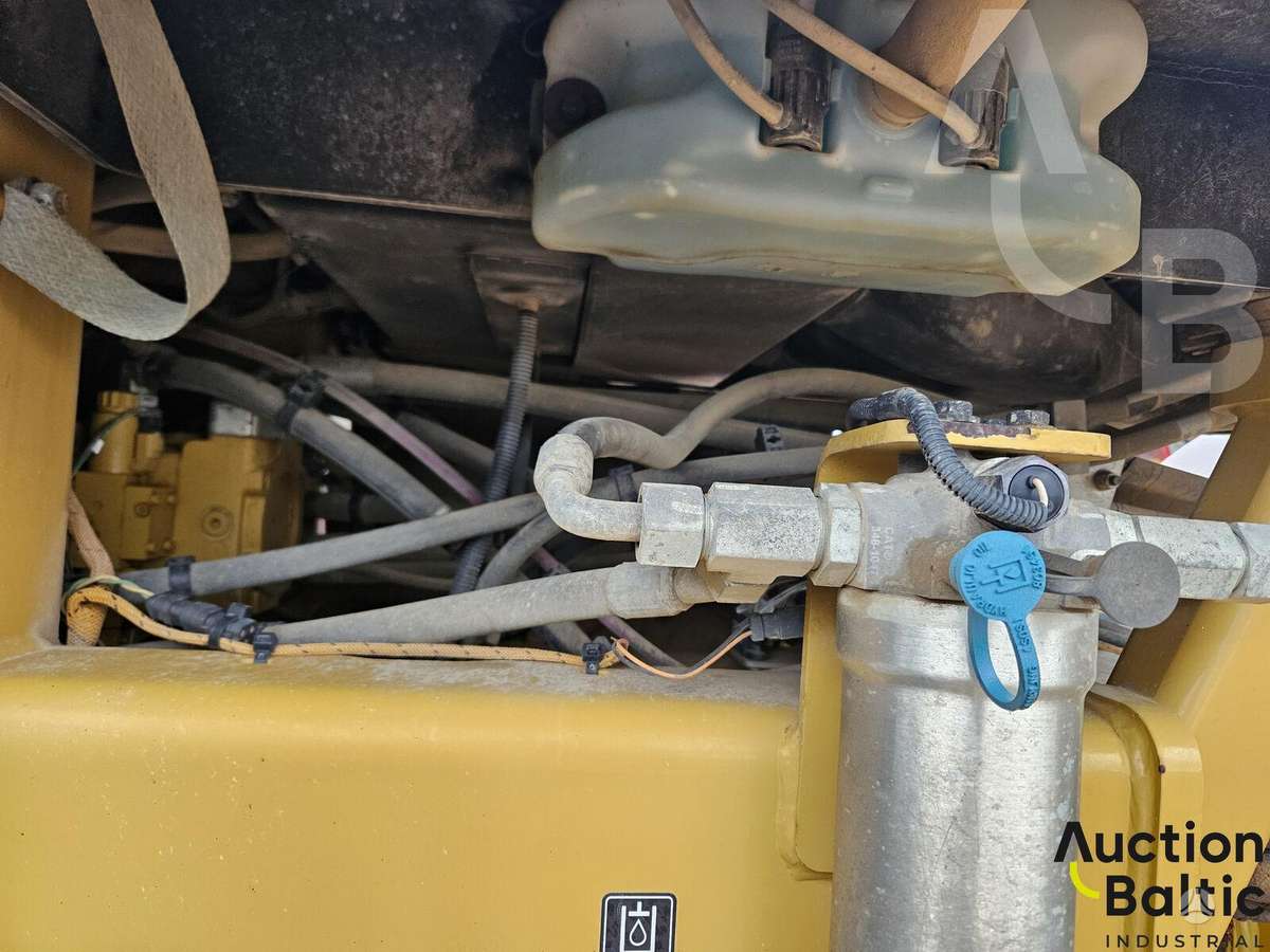 Caterpillar CS 64 B, vibrator / compactor