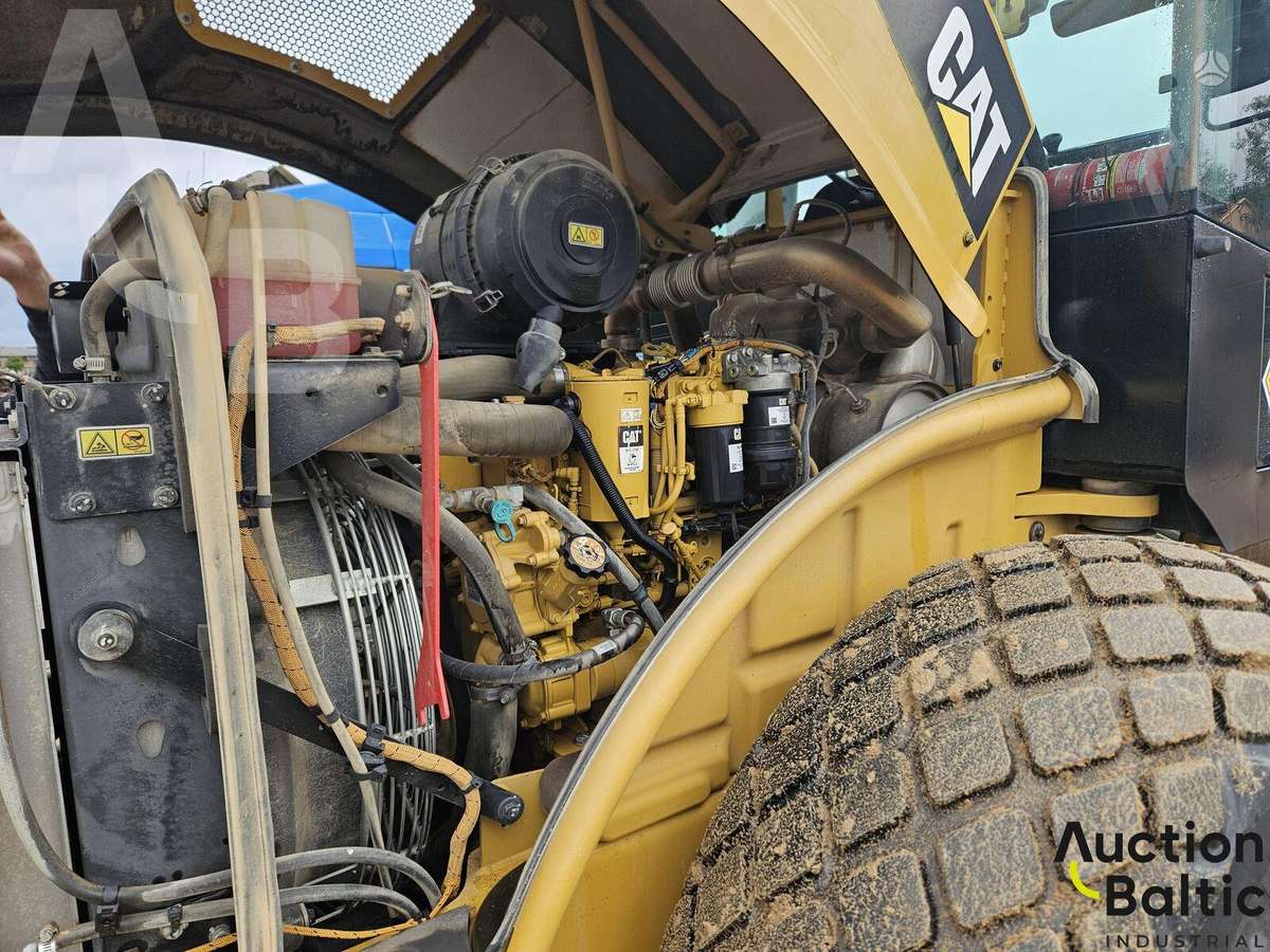 Caterpillar CS 64 B, vibro technika