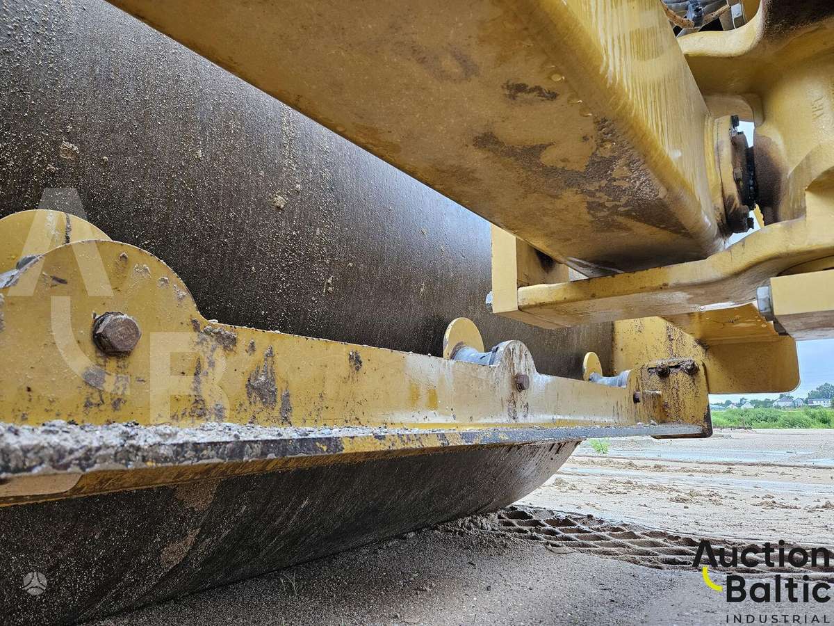 Caterpillar CS 64 B, вибромашины