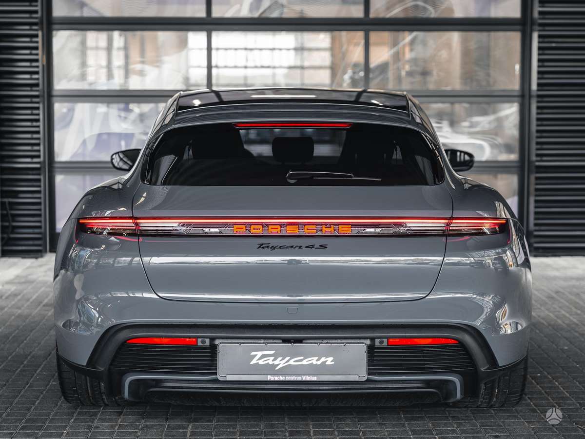 Porsche Taycan, Универсал