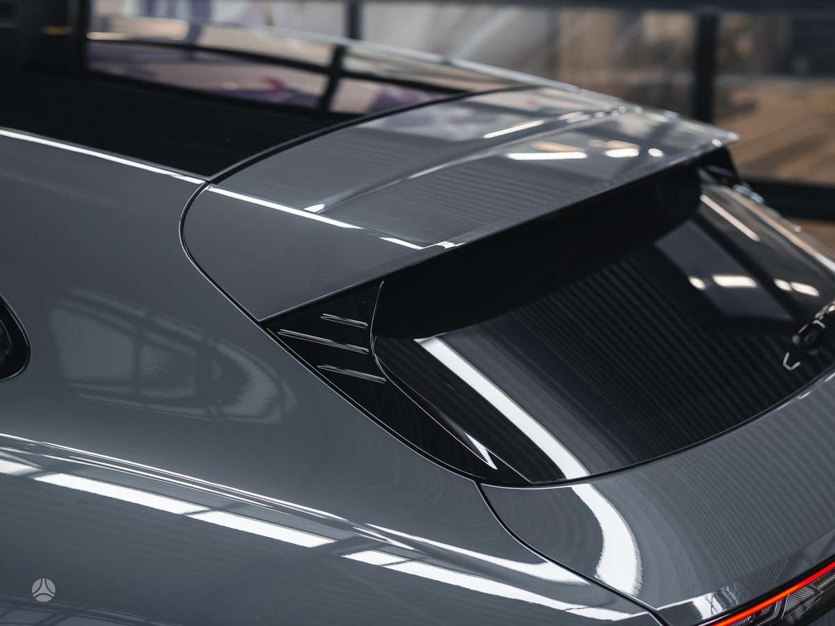 Porsche Taycan, Универсал