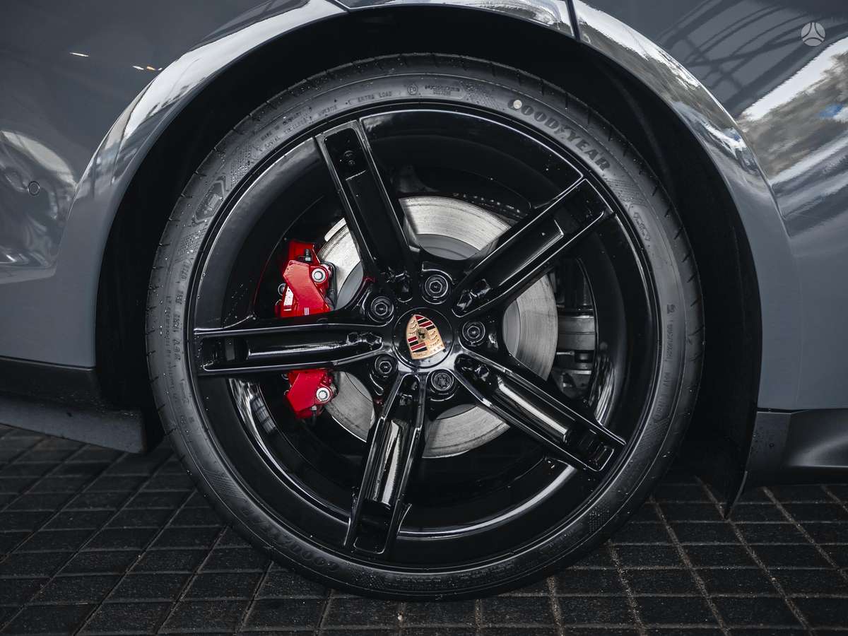 Porsche Taycan, Универсал