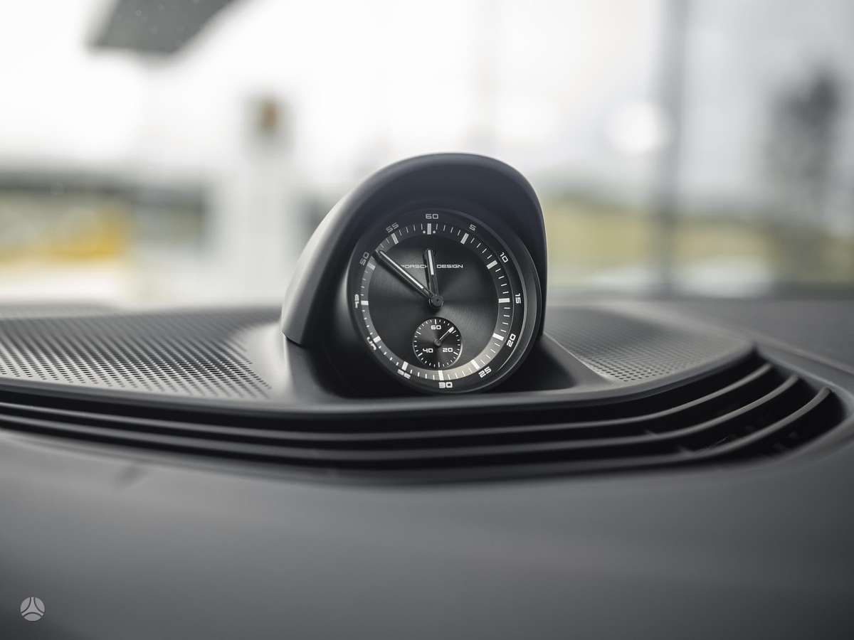 Porsche Taycan, universalas