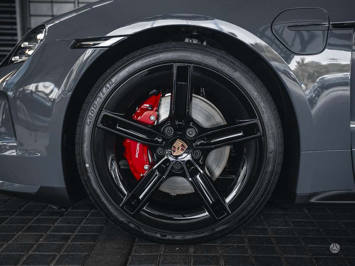 Porsche Taycan, Универсал