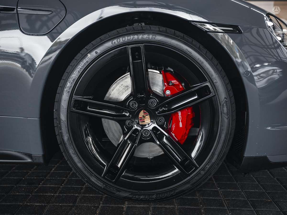 Porsche Taycan, Универсал