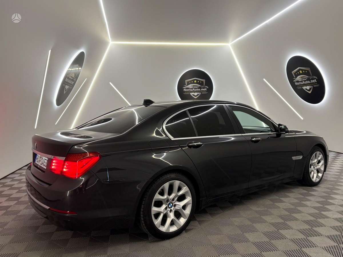 BMW 730, 3.0 l., sedanas