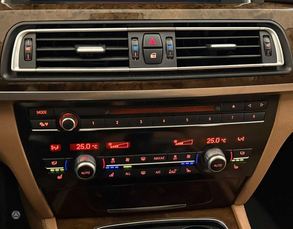 BMW 730, 3.0 l., sedanas