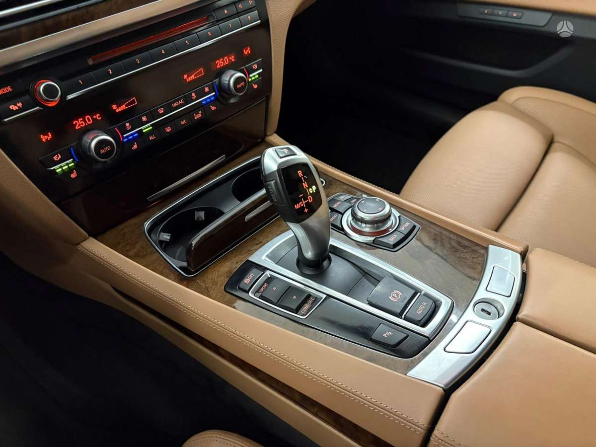 BMW 730, 3.0 l., sedanas