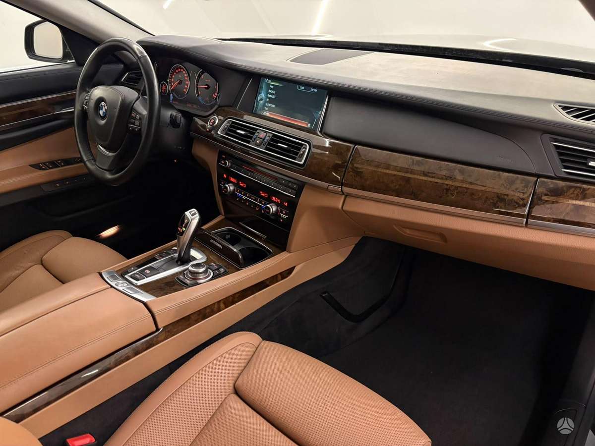 BMW 730, 3.0 l., sedanas
