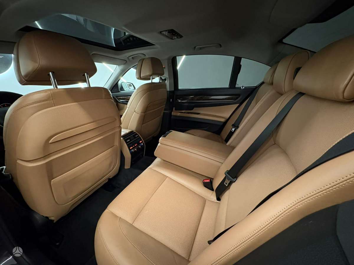 BMW 730, 3.0 l., sedanas