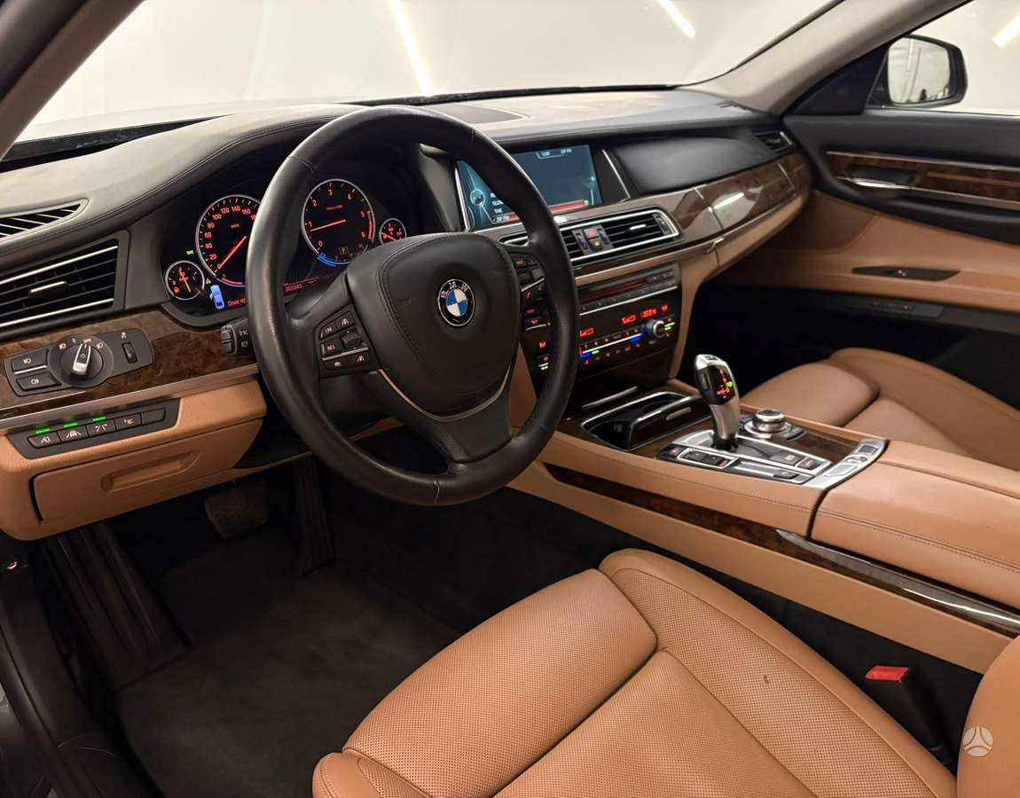 BMW 730, 3.0 l., sedanas