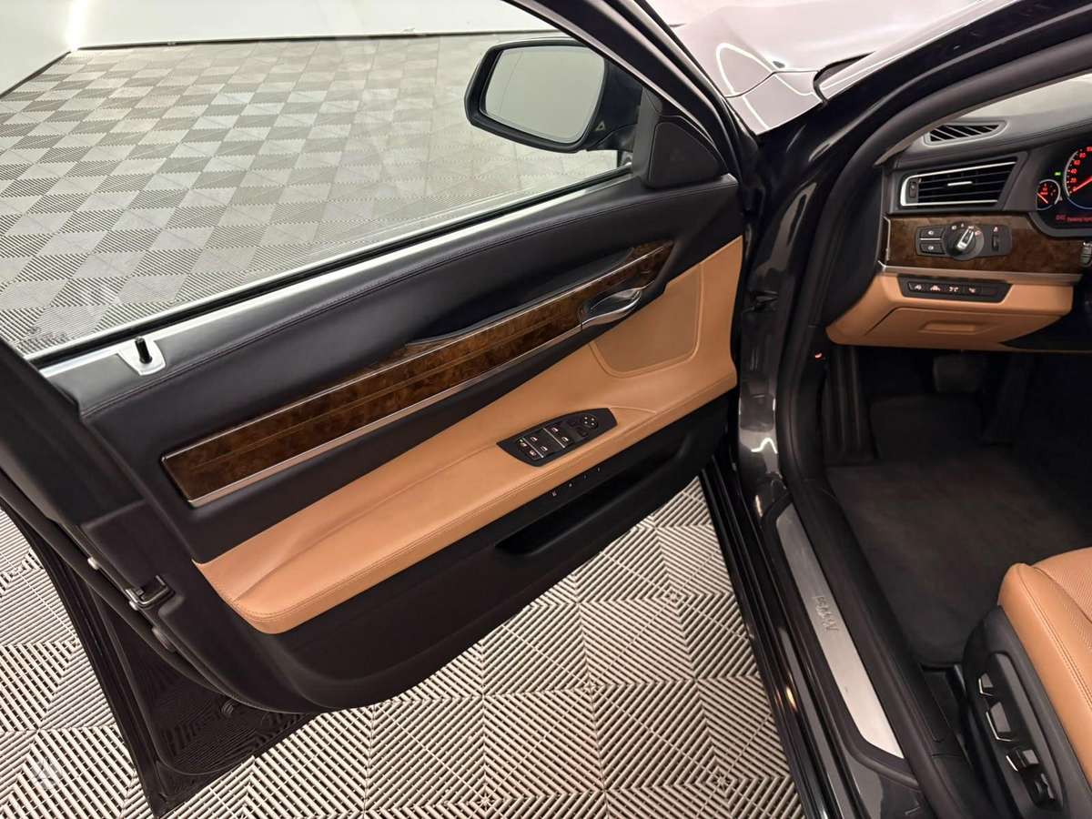 BMW 730, 3.0 l., sedanas