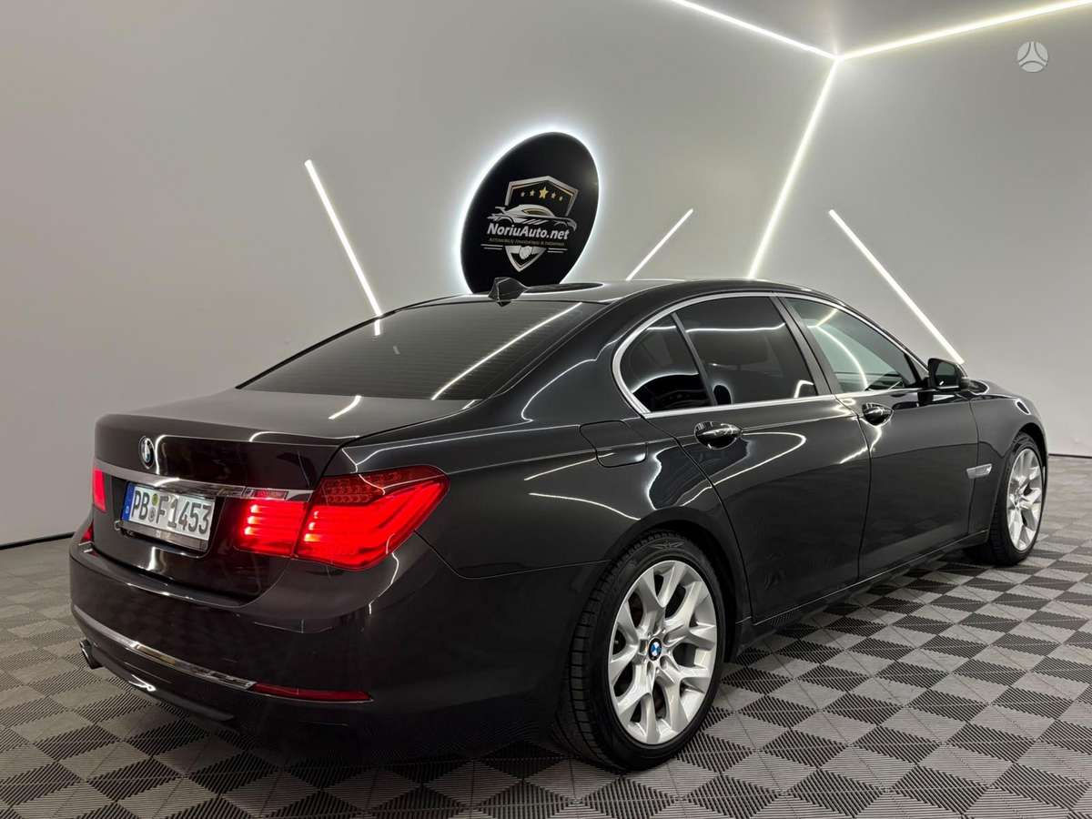BMW 730, 3.0 l., sedanas