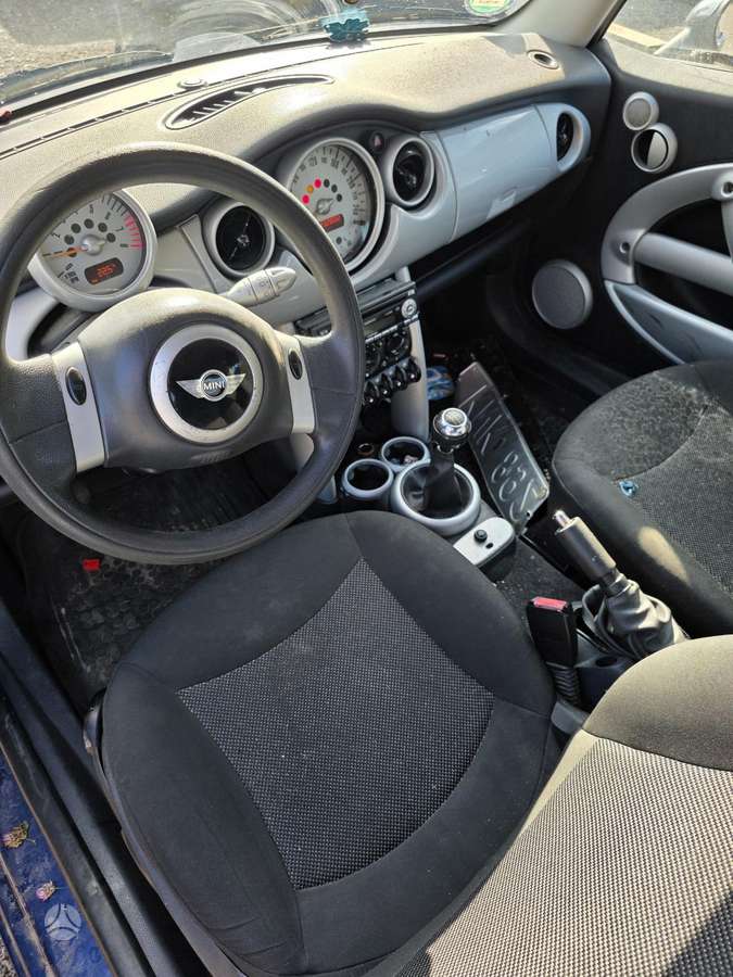 Mini Cooper dalimis