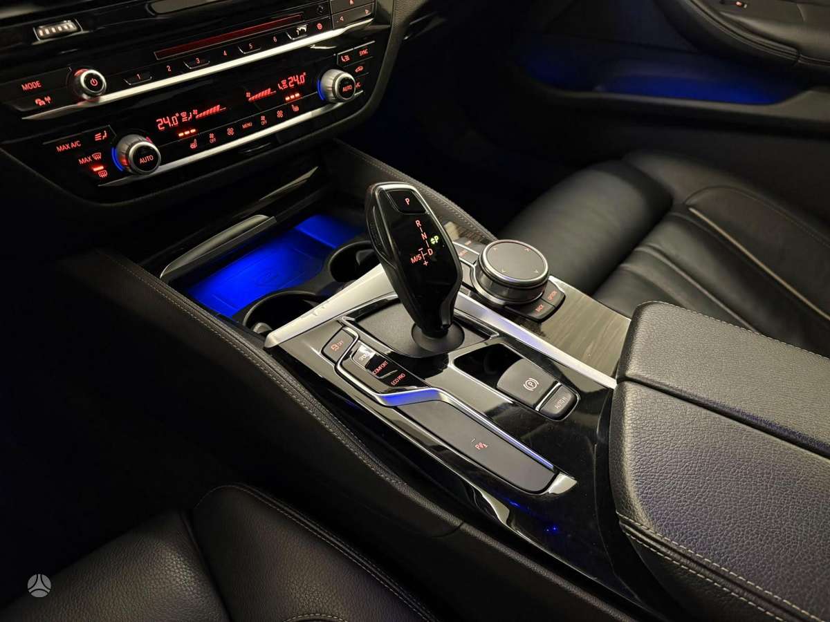 BMW 520, 2.0 l., Седан