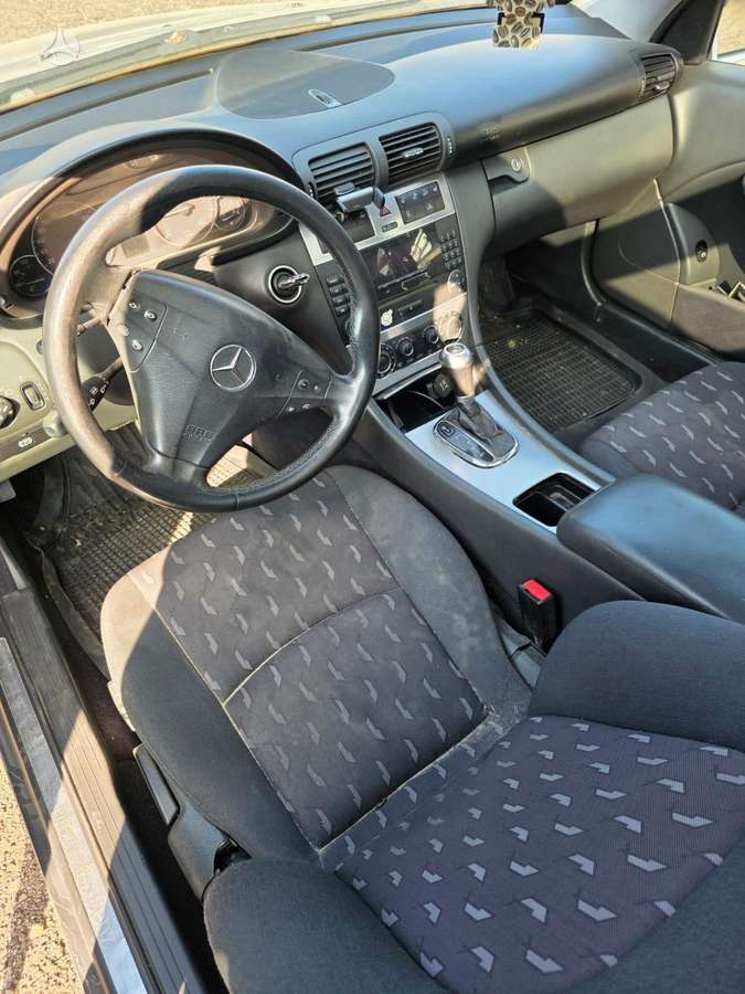 Mercedes-Benz C200 dalimis