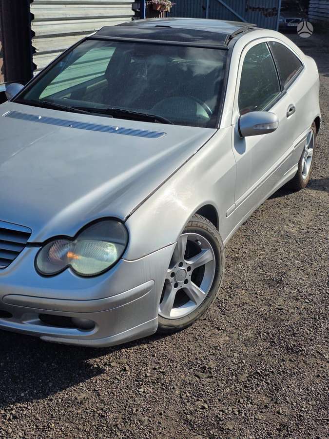 Mercedes-Benz C200 dalimis